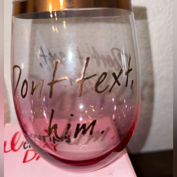 Pink Stemless Wine Glasses Set for V day NEW in Box - Picture 2 of 3